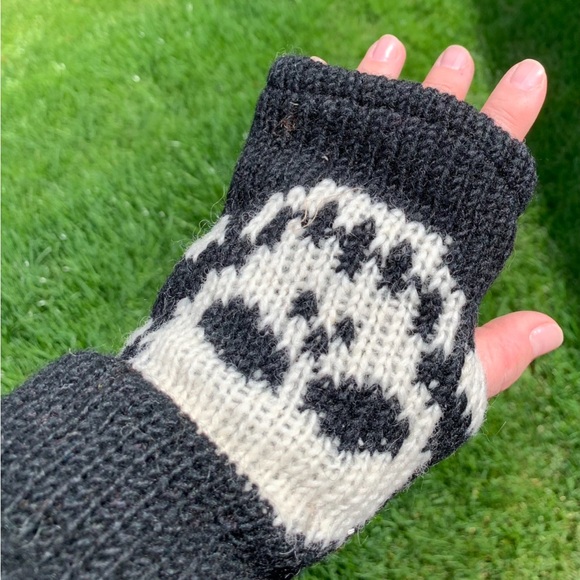 NWT Nepal Handmade Zen Jen Skull Fingerless Wool Mittens W/ Soft Lining,One Size - Picture 7 of 9